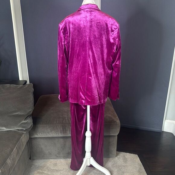 Women’s Pink Double Breasted Velvet 2 Piece Pant Suit Peak Lapel Size L NWT - Picture 4 of 13